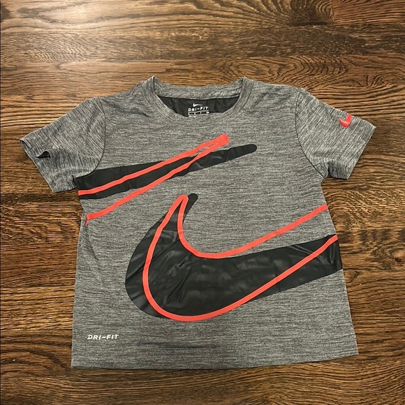 Nike Gray Tee and Black Shorts Set - Picture 3 of 6